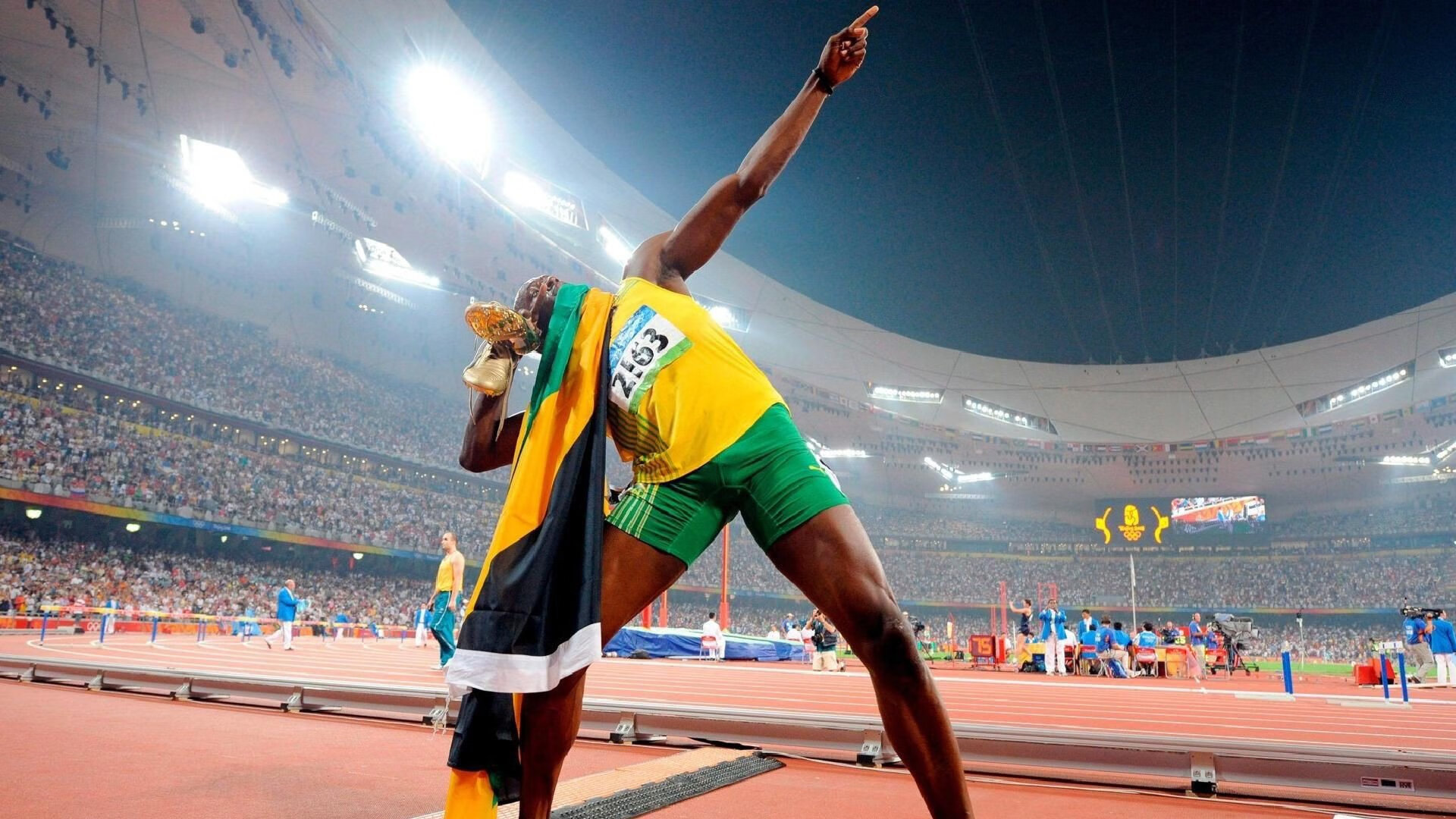 JBOSPORTS-库里赛后谦逊发言登热搜，利雅得新月爆冷那不勒斯引发热议